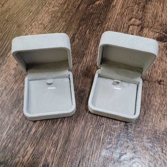 Gray Generic Empty Jewelry Boxes - Picture 3 of 5